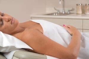 GRAHAM MEDICAL TISSUE DRAPE & BED SHEETS-Drape Sheet, Peach, 40" x 48", 2-Ply